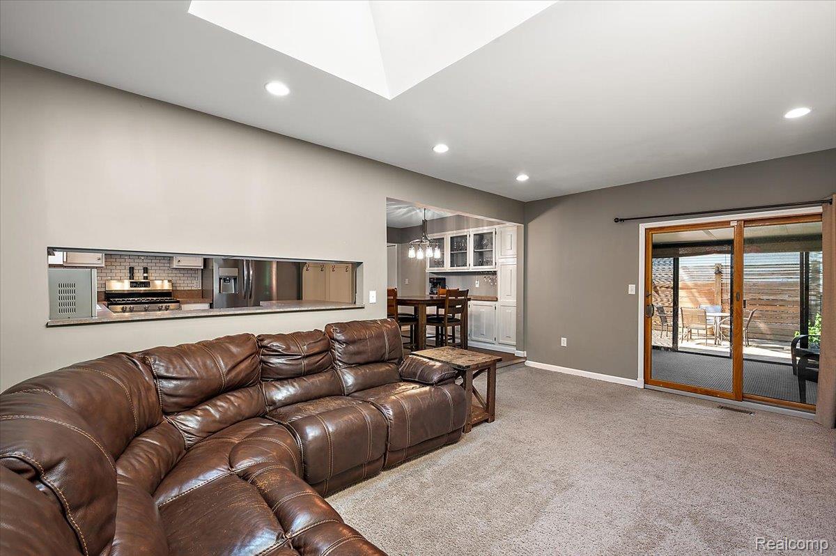 2283 Traverse Drive