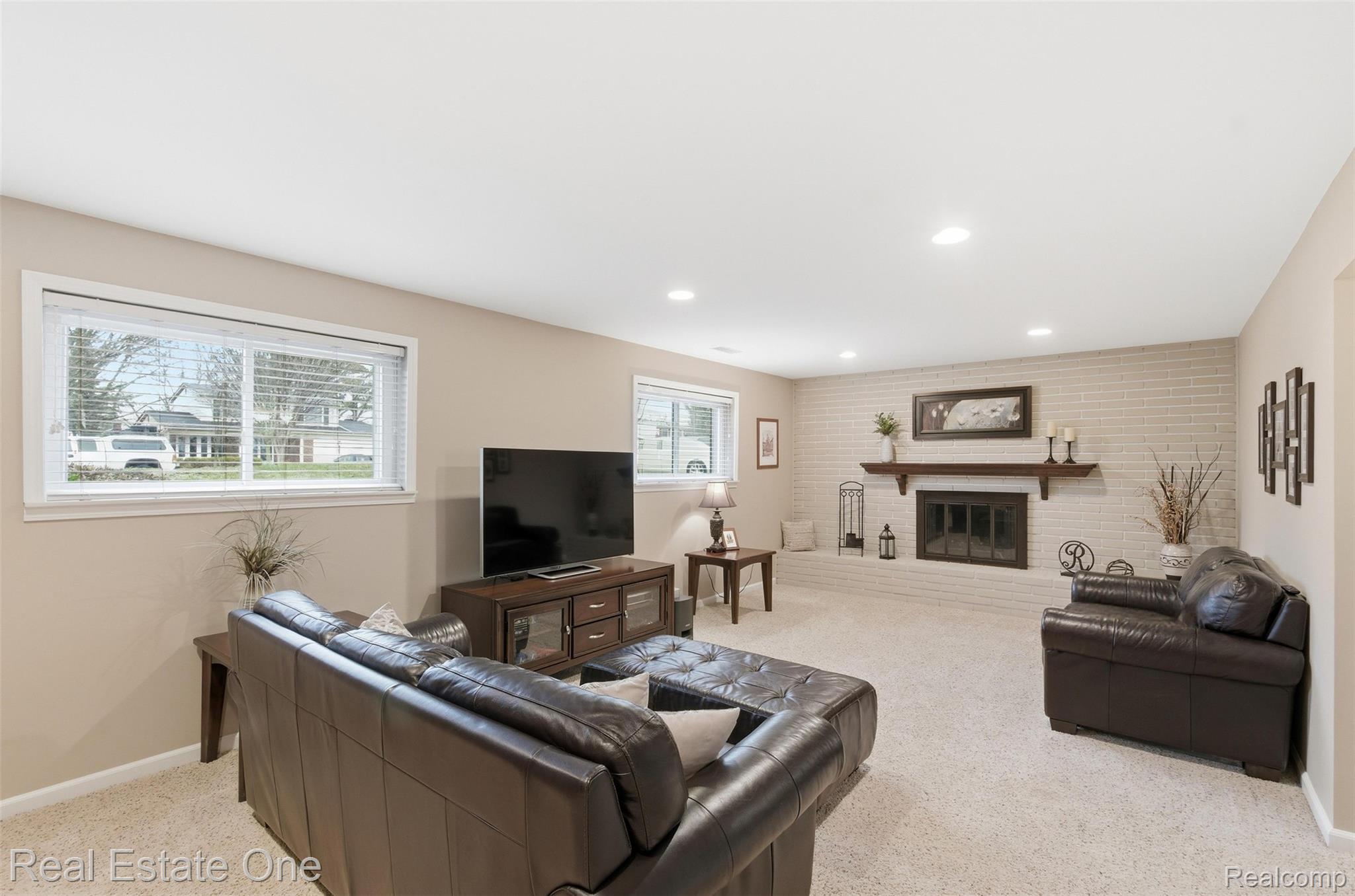 2327 Hillcrescent Drive