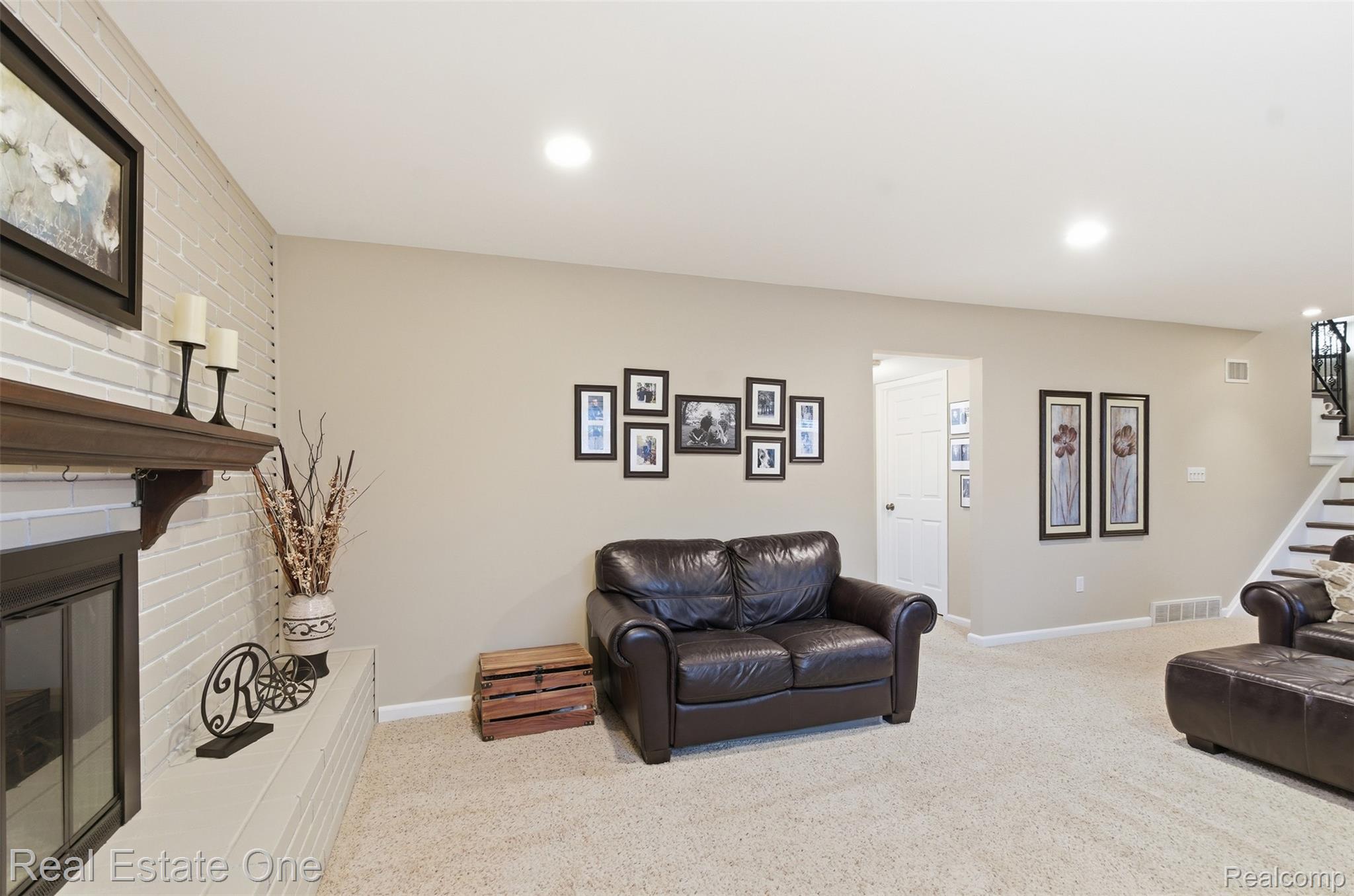 2327 Hillcrescent Drive