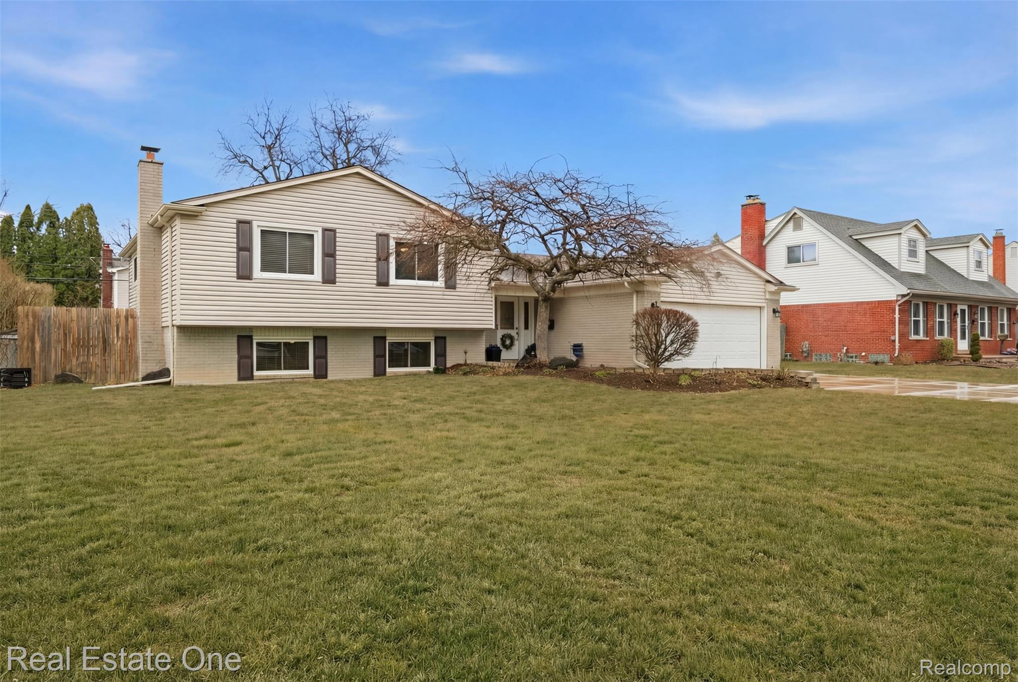 2327 Hillcrescent Drive