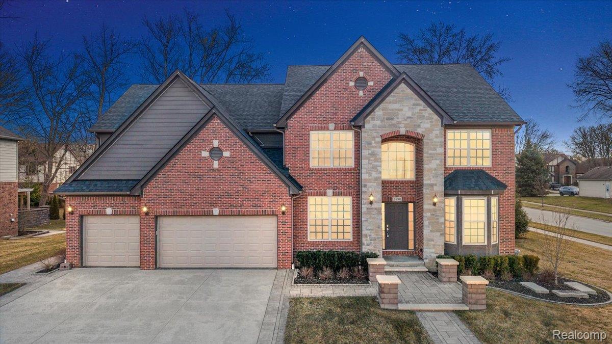 3890 Macaw Drive