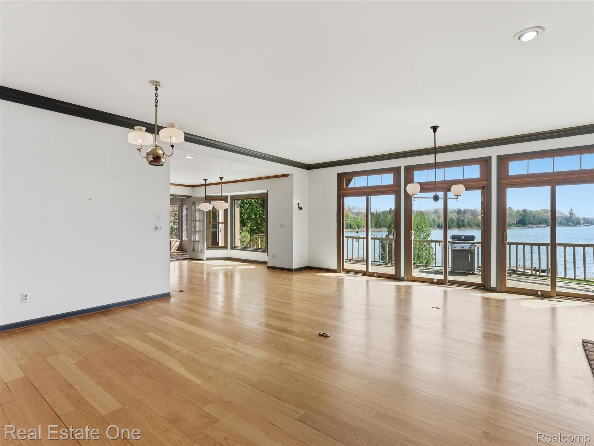 9990 Sashabaw Road