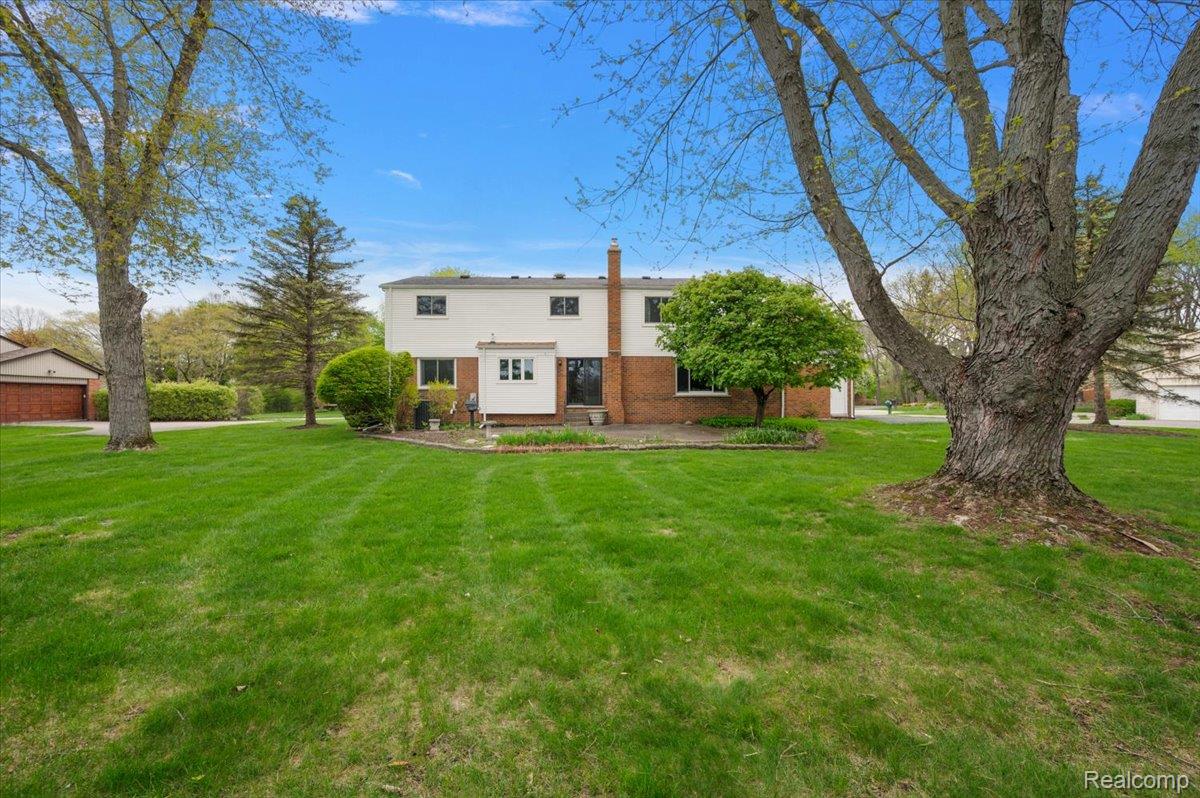 4821 School Bell Lane