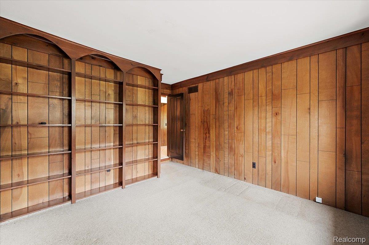 4821 School Bell Lane