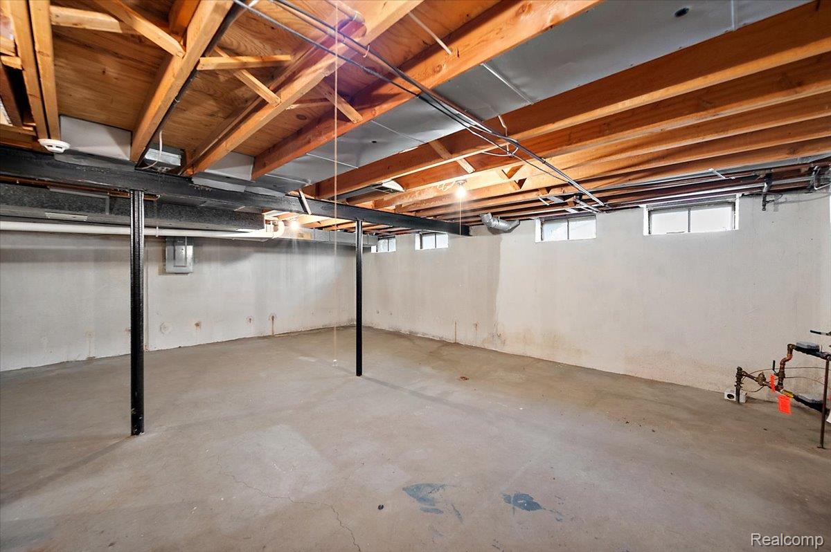 4821 School Bell Lane