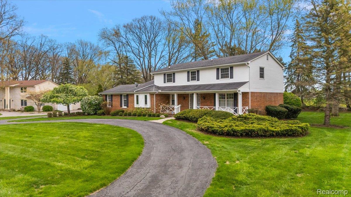 4821 School Bell Lane