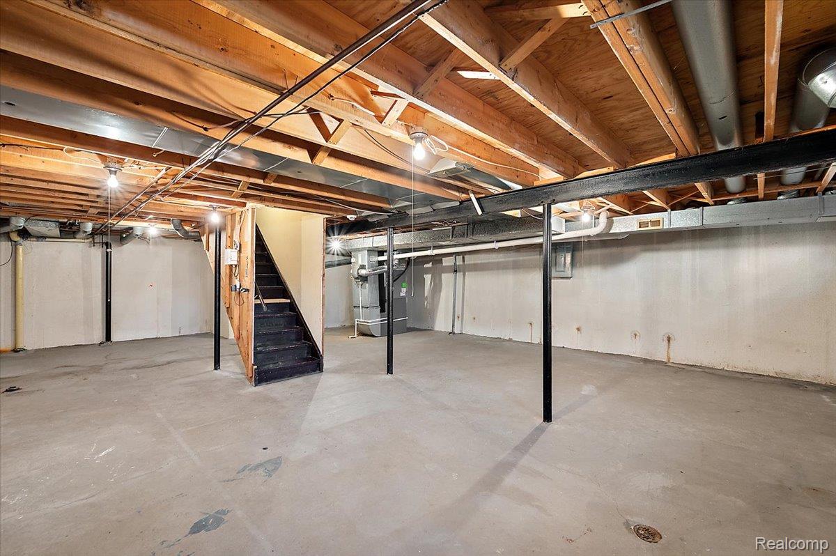 4821 School Bell Lane
