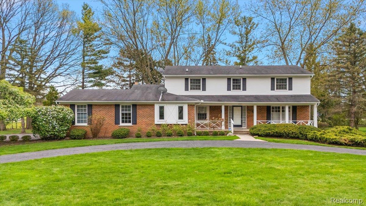 4821 School Bell Lane