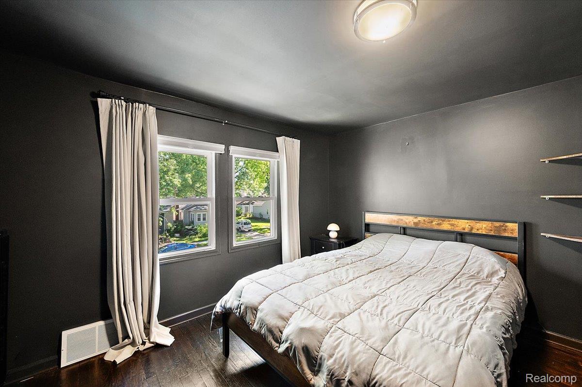 136 W Elza Avenue