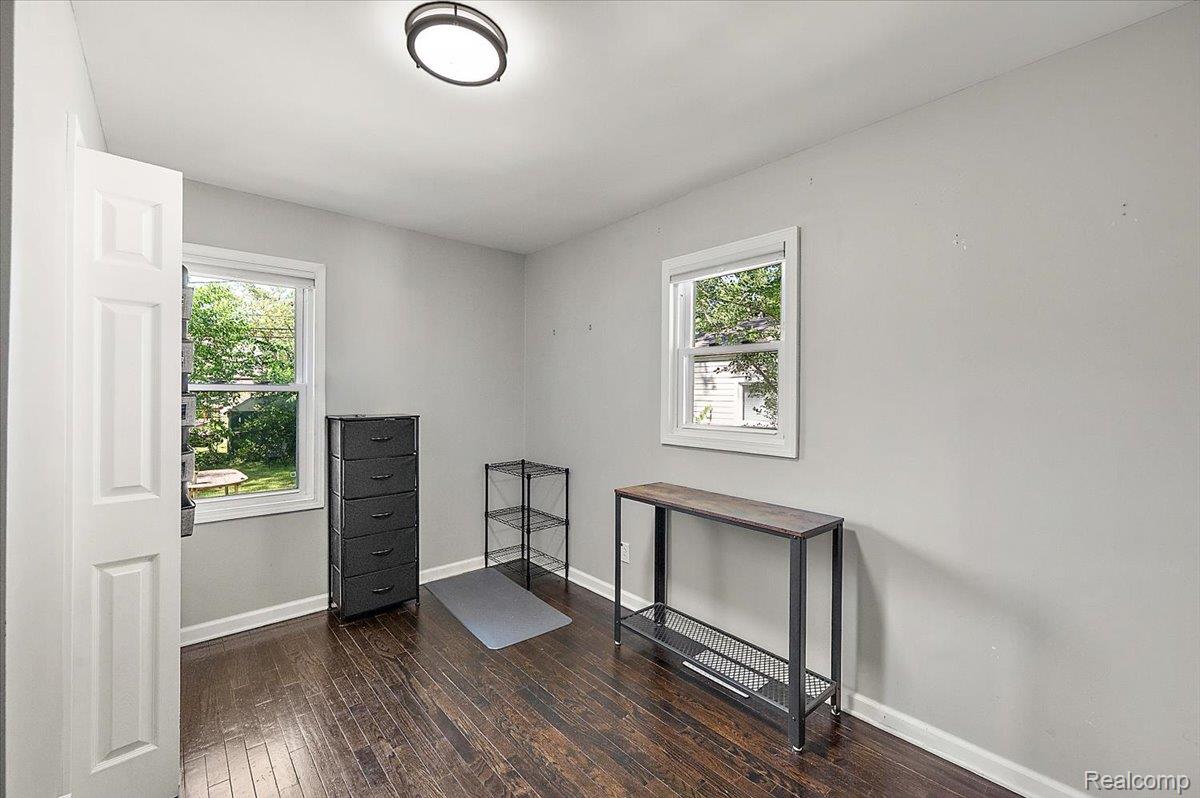 136 W Elza Avenue