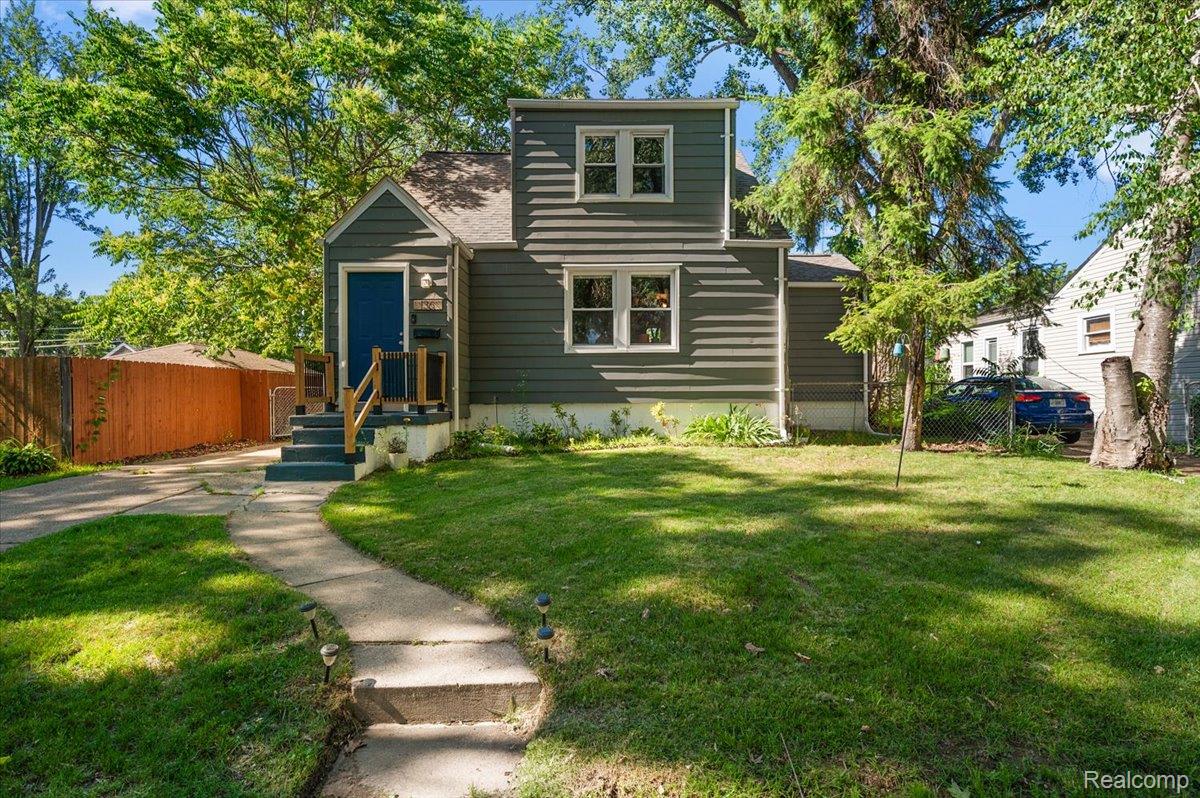 136 W Elza Avenue