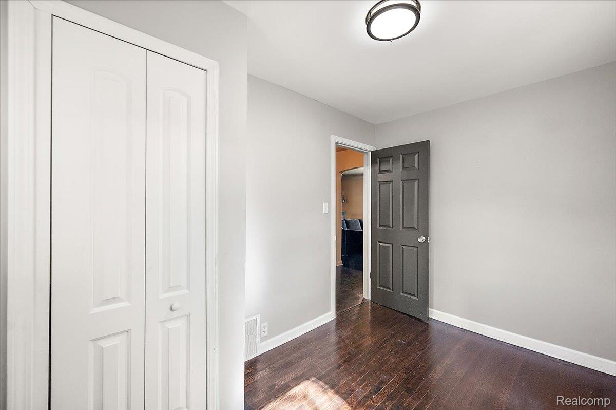 136 W Elza Avenue