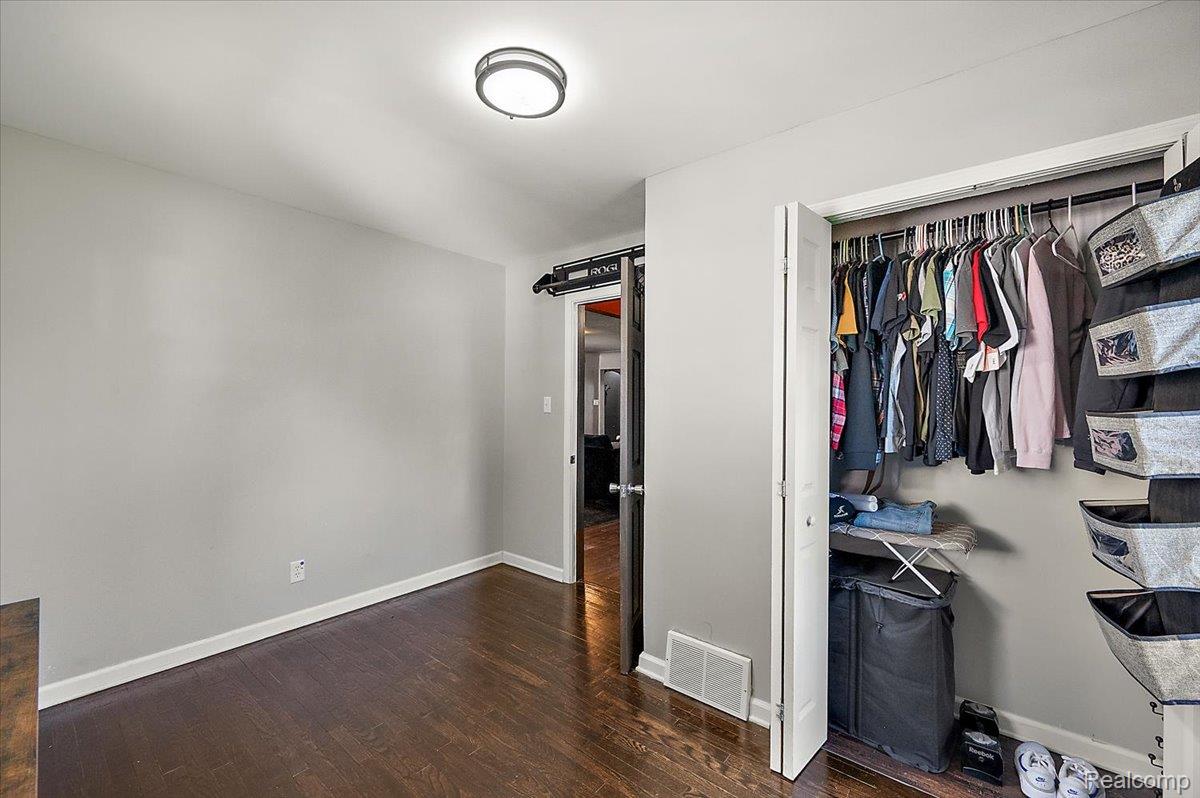 136 W Elza Avenue