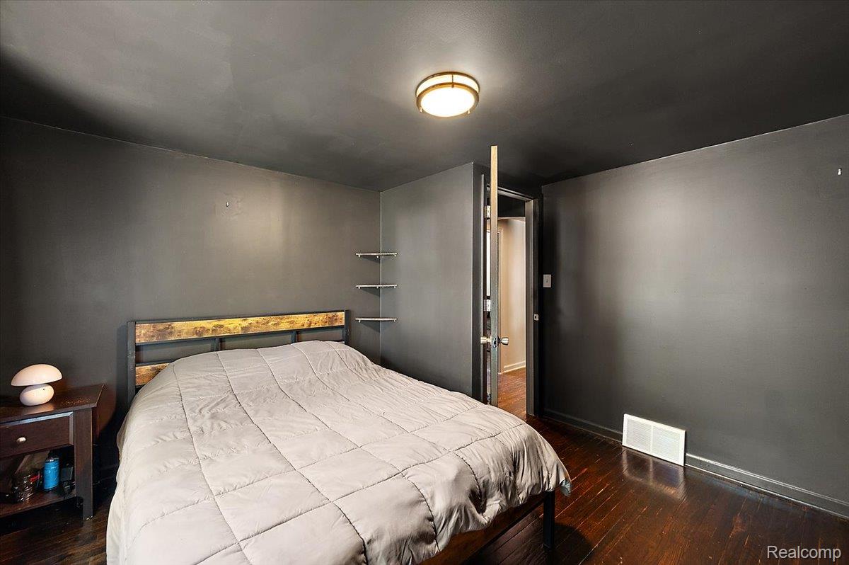 136 W Elza Avenue
