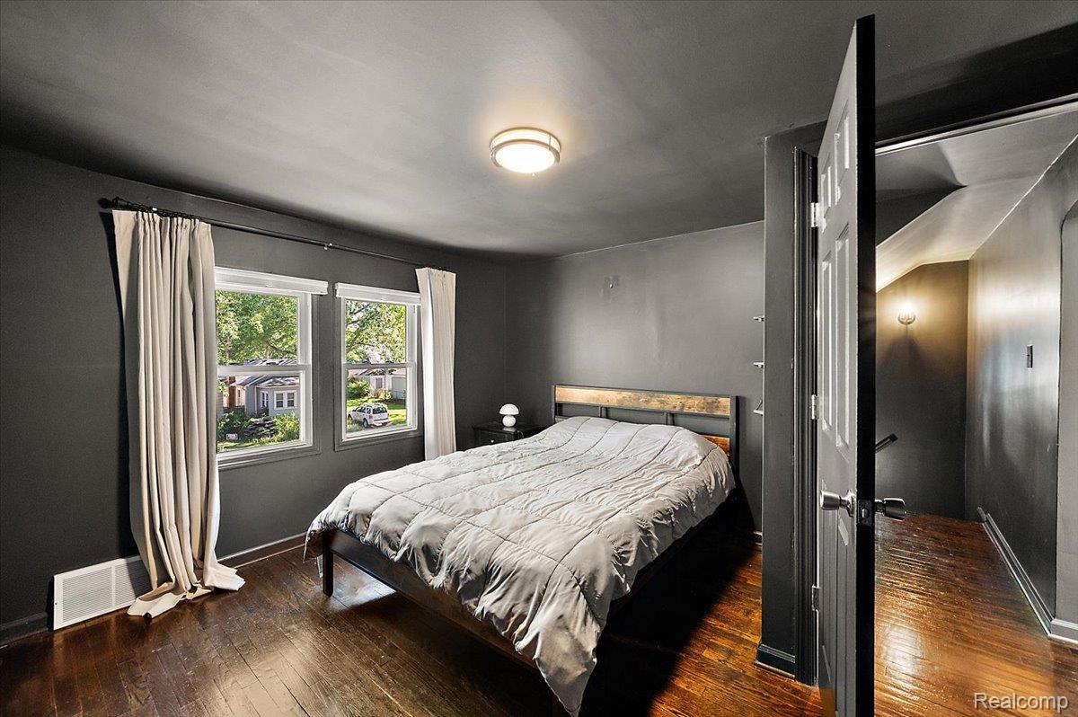 136 W Elza Avenue