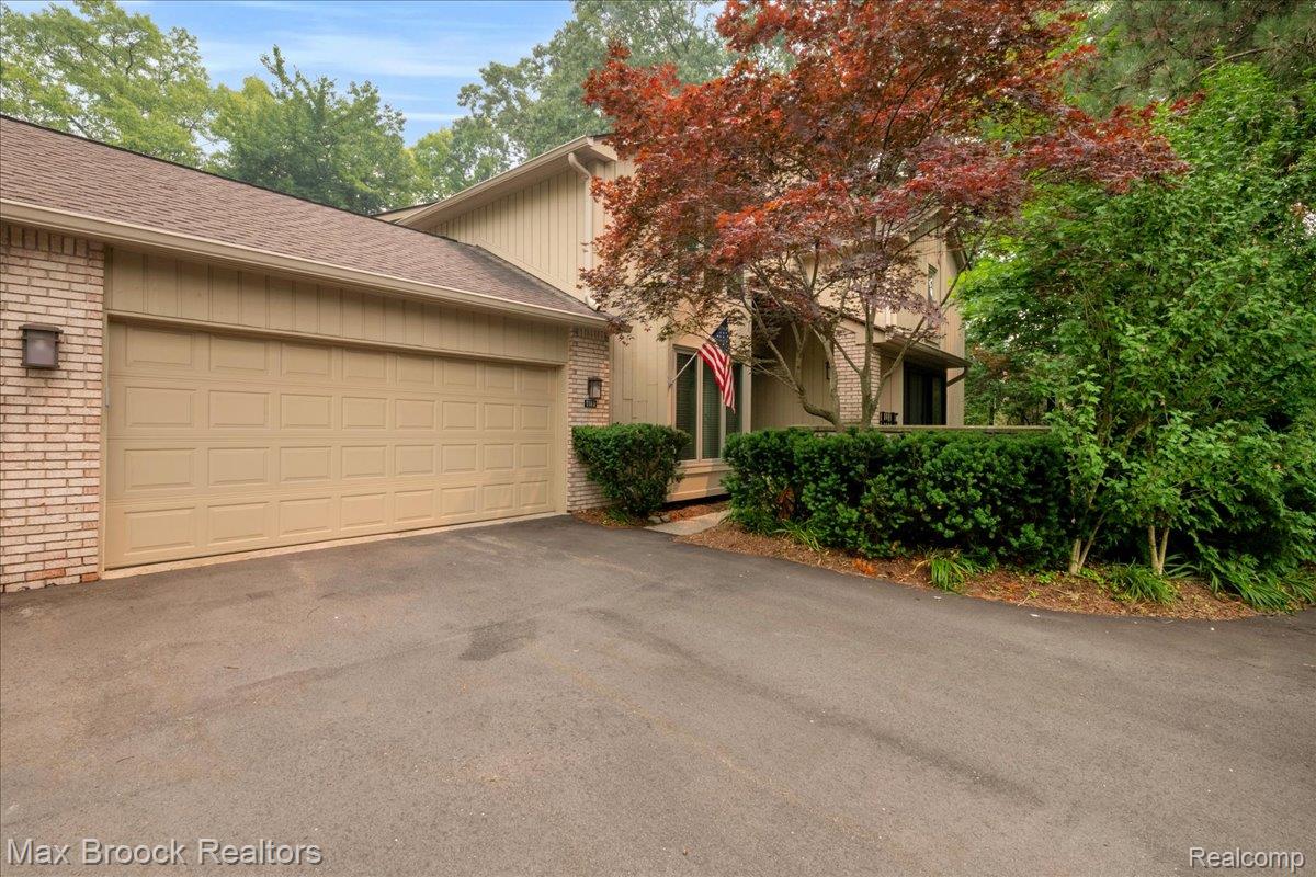 1180 Glenpointe Court