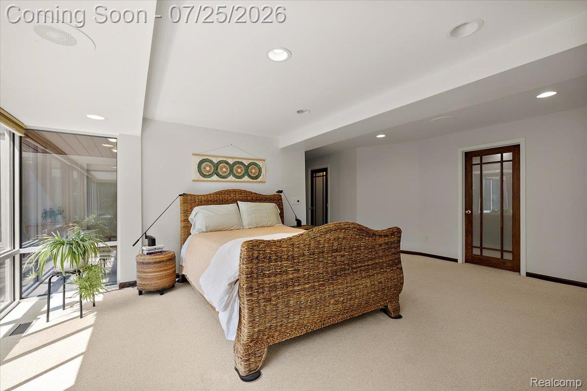 4910 Malibu Drive