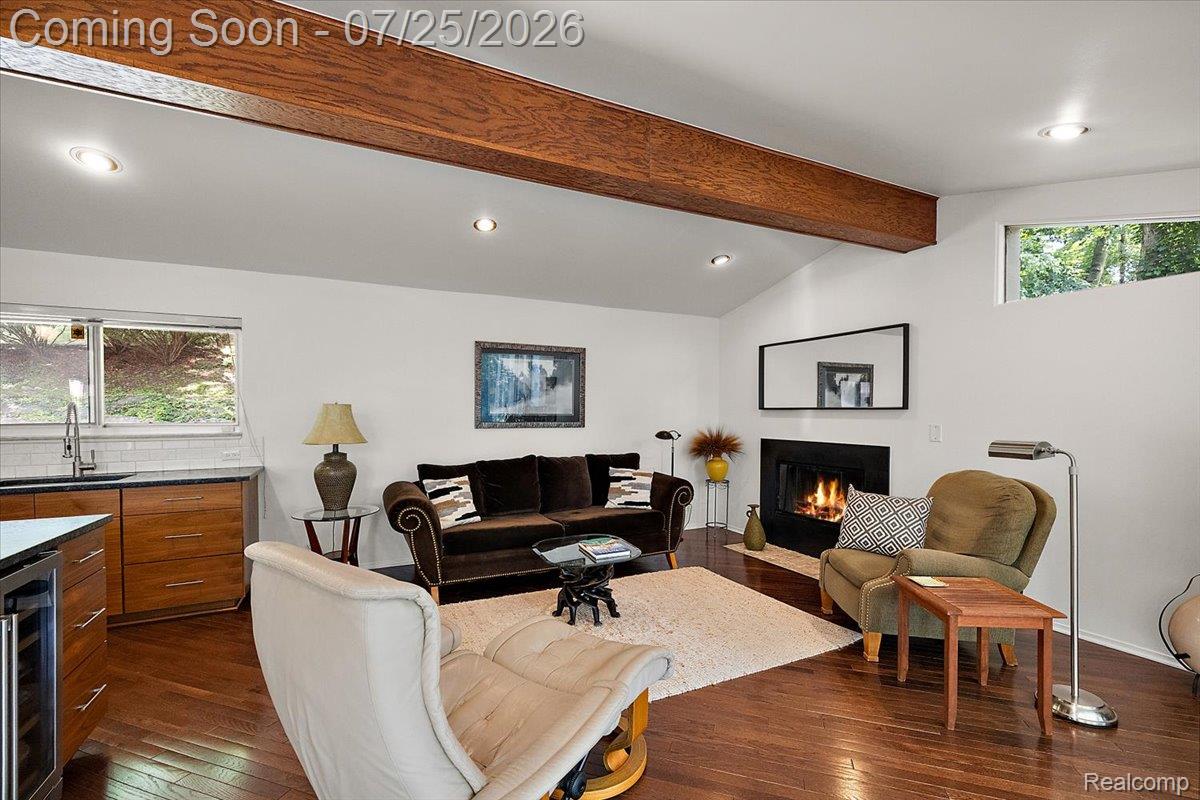 4910 Malibu Drive