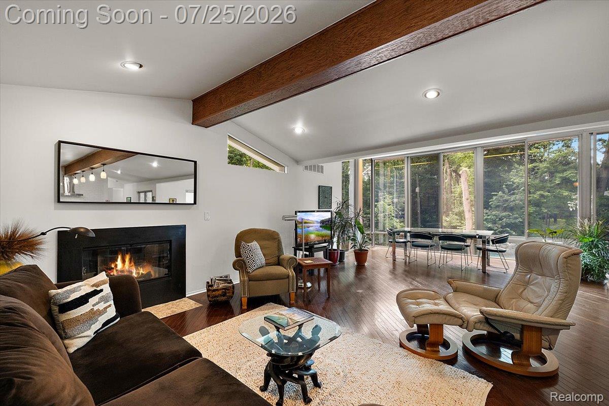 4910 Malibu Drive