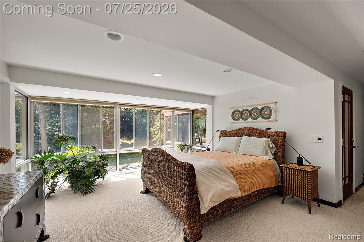 4910 Malibu Drive