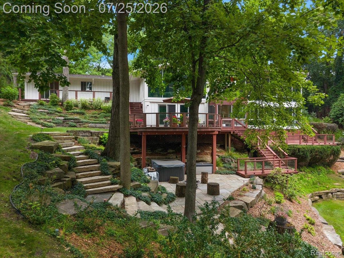4910 Malibu Drive