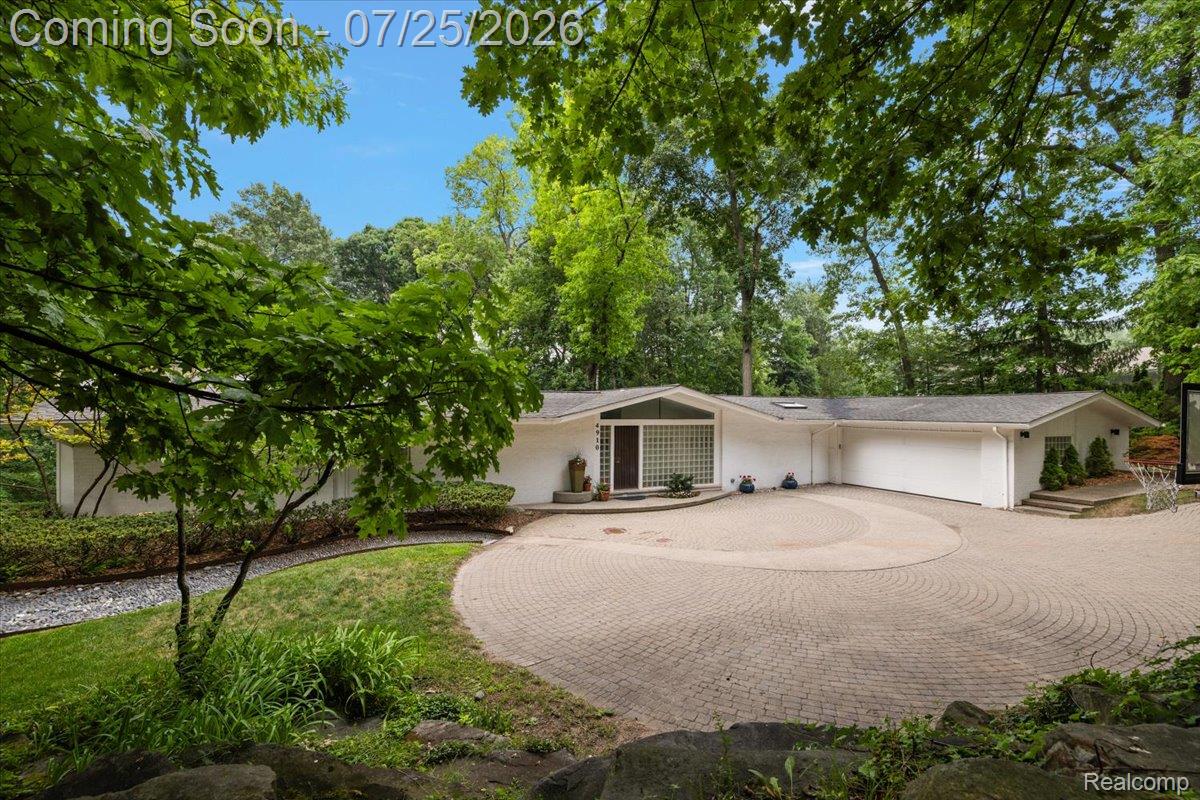 4910 Malibu Drive