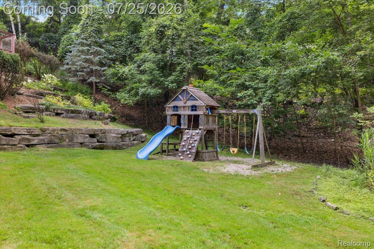 4910 Malibu Drive
