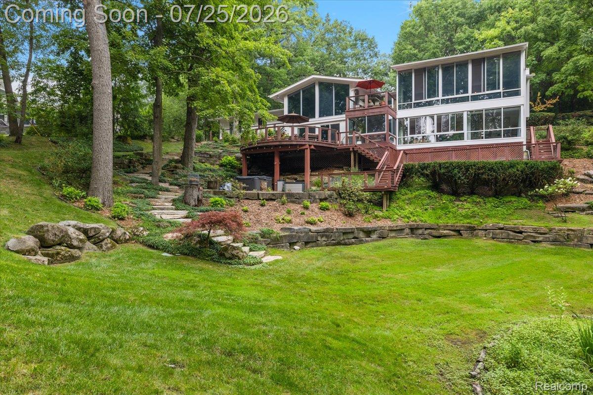 4910 Malibu Drive