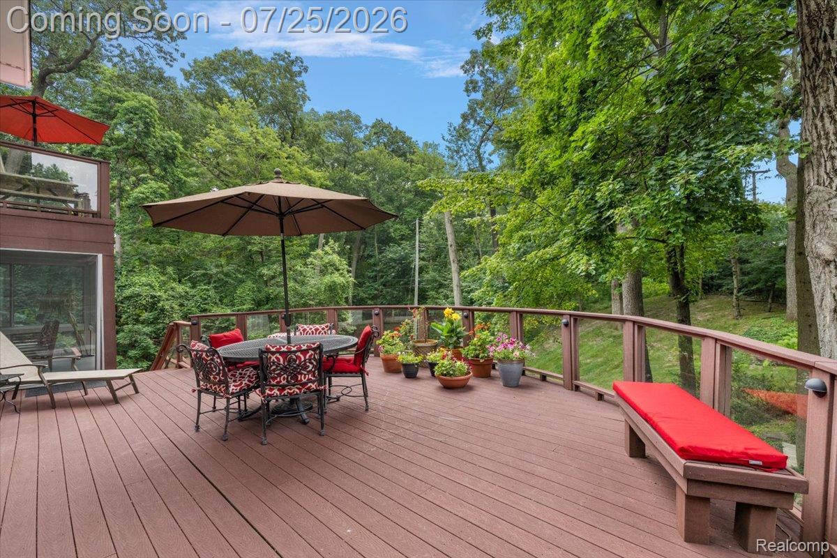 4910 Malibu Drive