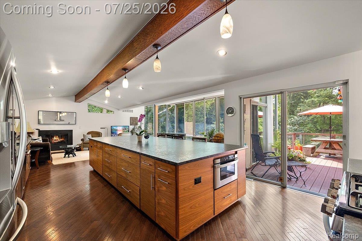 4910 Malibu Drive