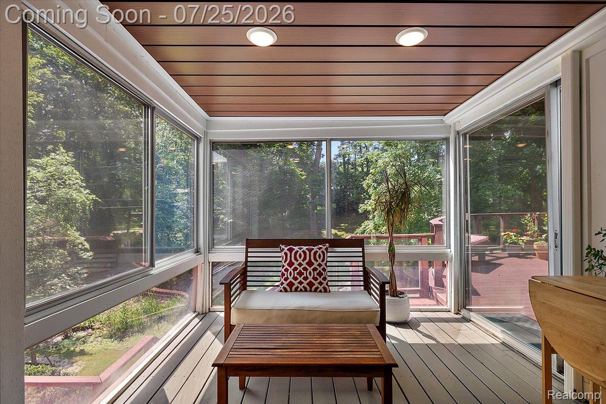4910 Malibu Drive