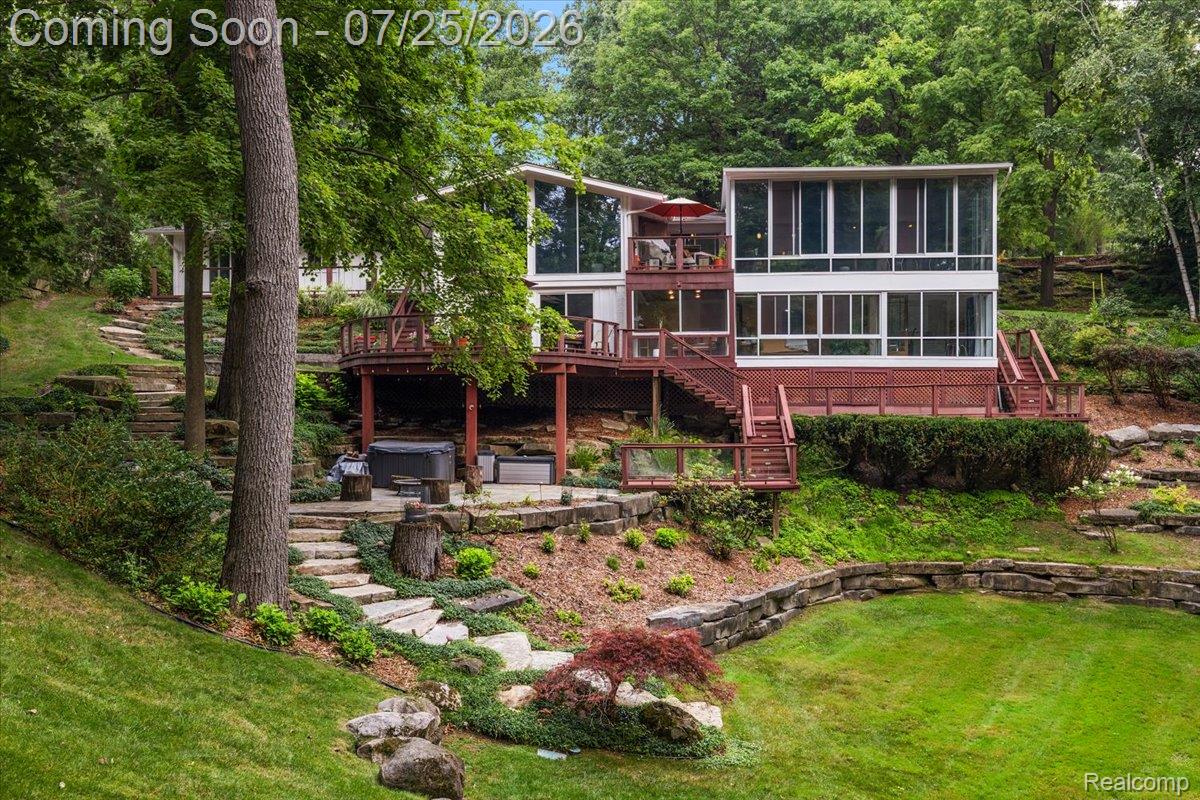 4910 Malibu Drive