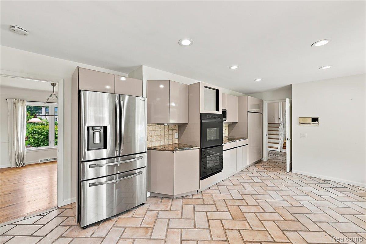 980 Sandhurst Road