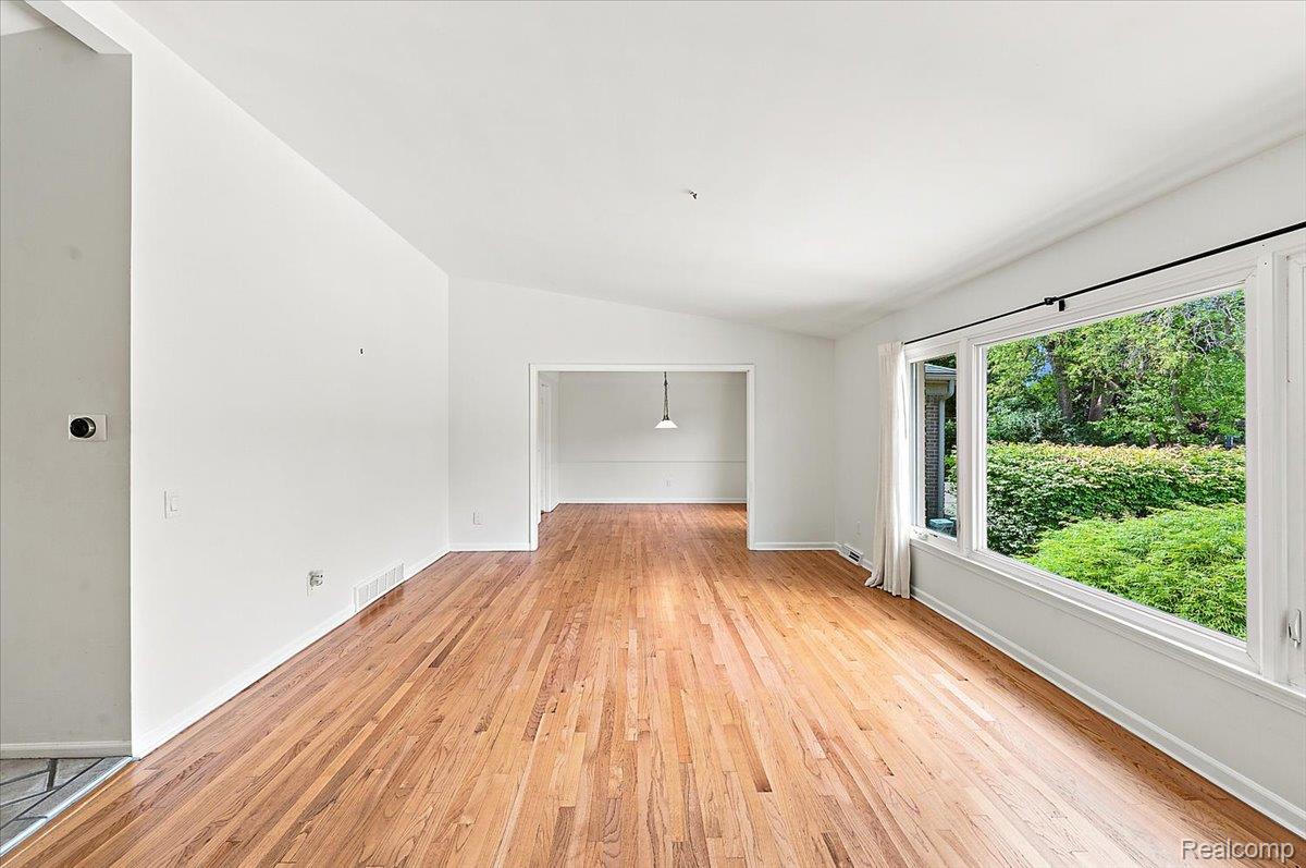 980 Sandhurst Road