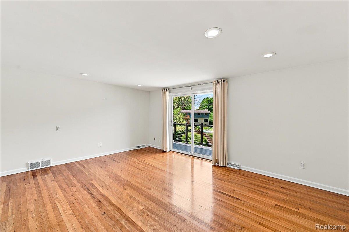 980 Sandhurst Road