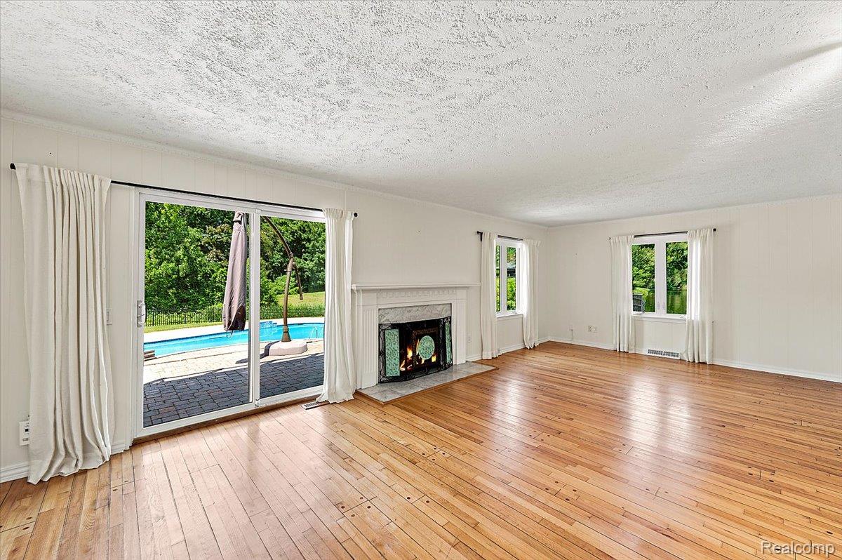 980 Sandhurst Road
