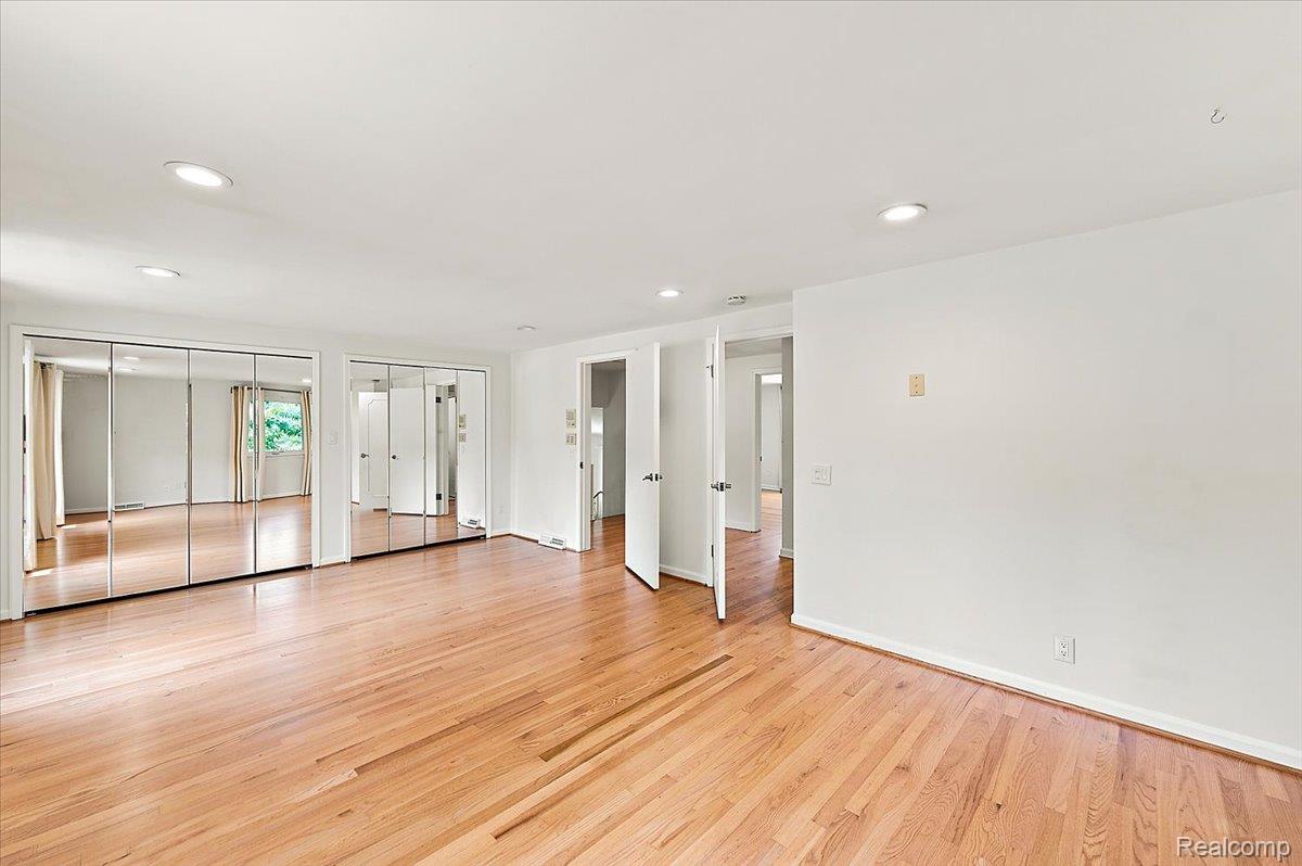 980 Sandhurst Road
