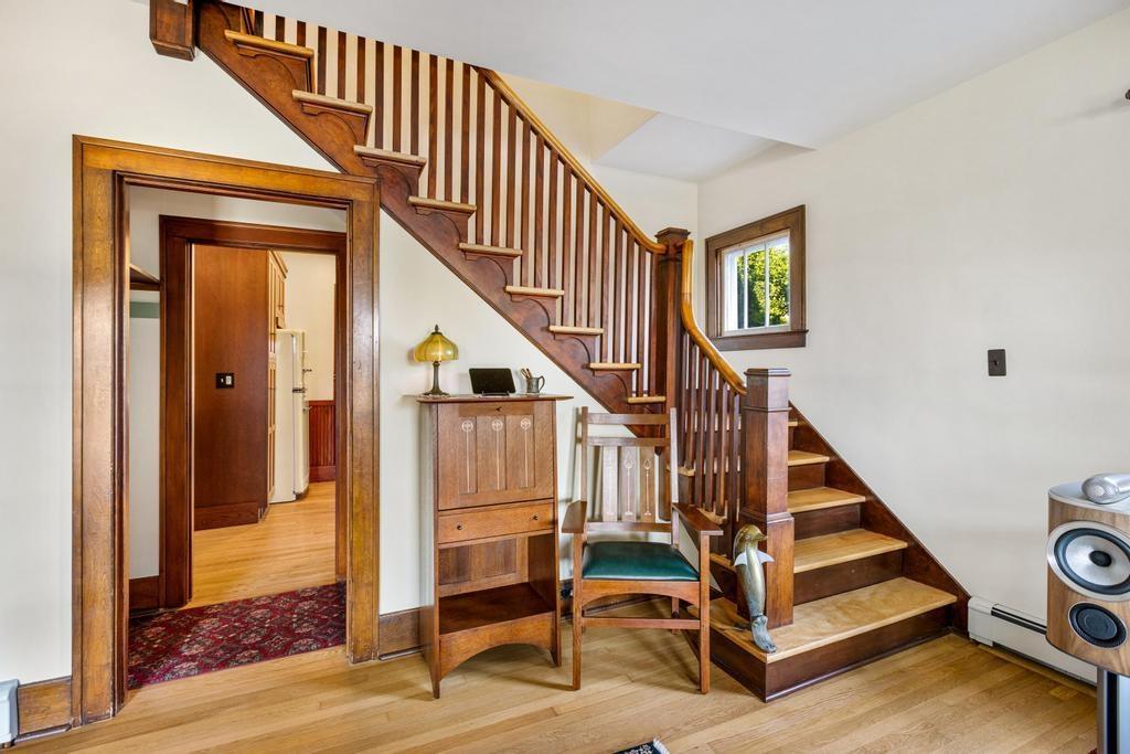 1059 N Riverside Avenue