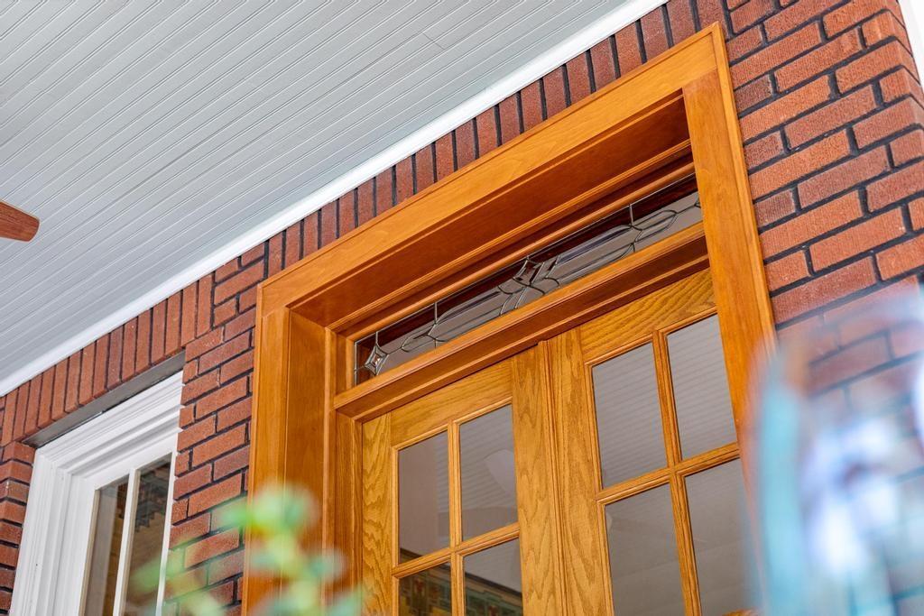 1059 N Riverside Avenue