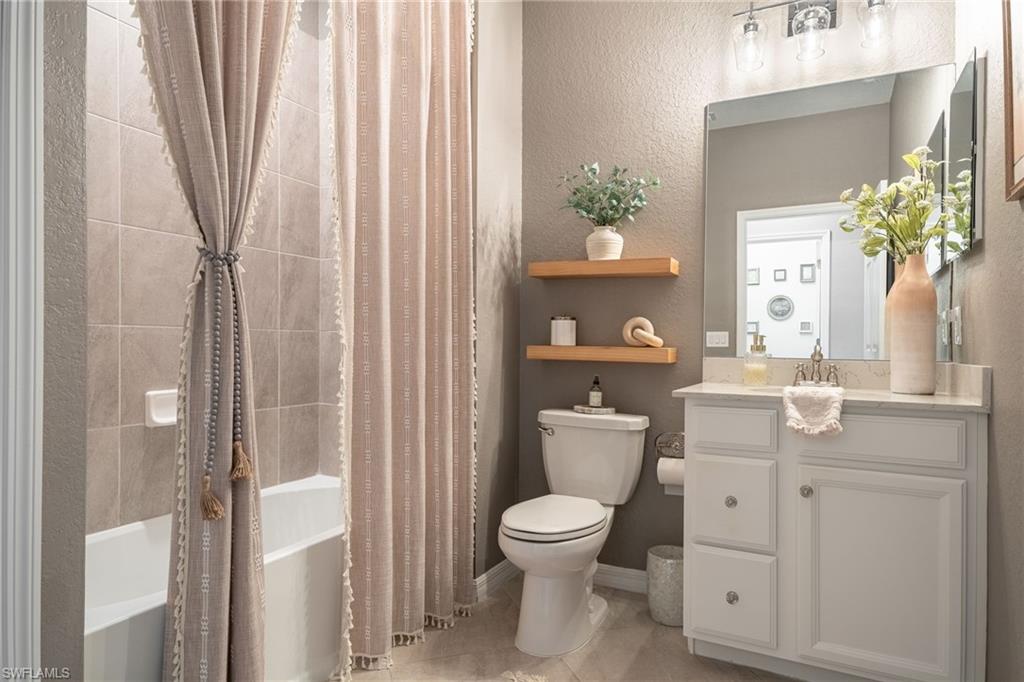 12027 Hawthorn Lake DR 202