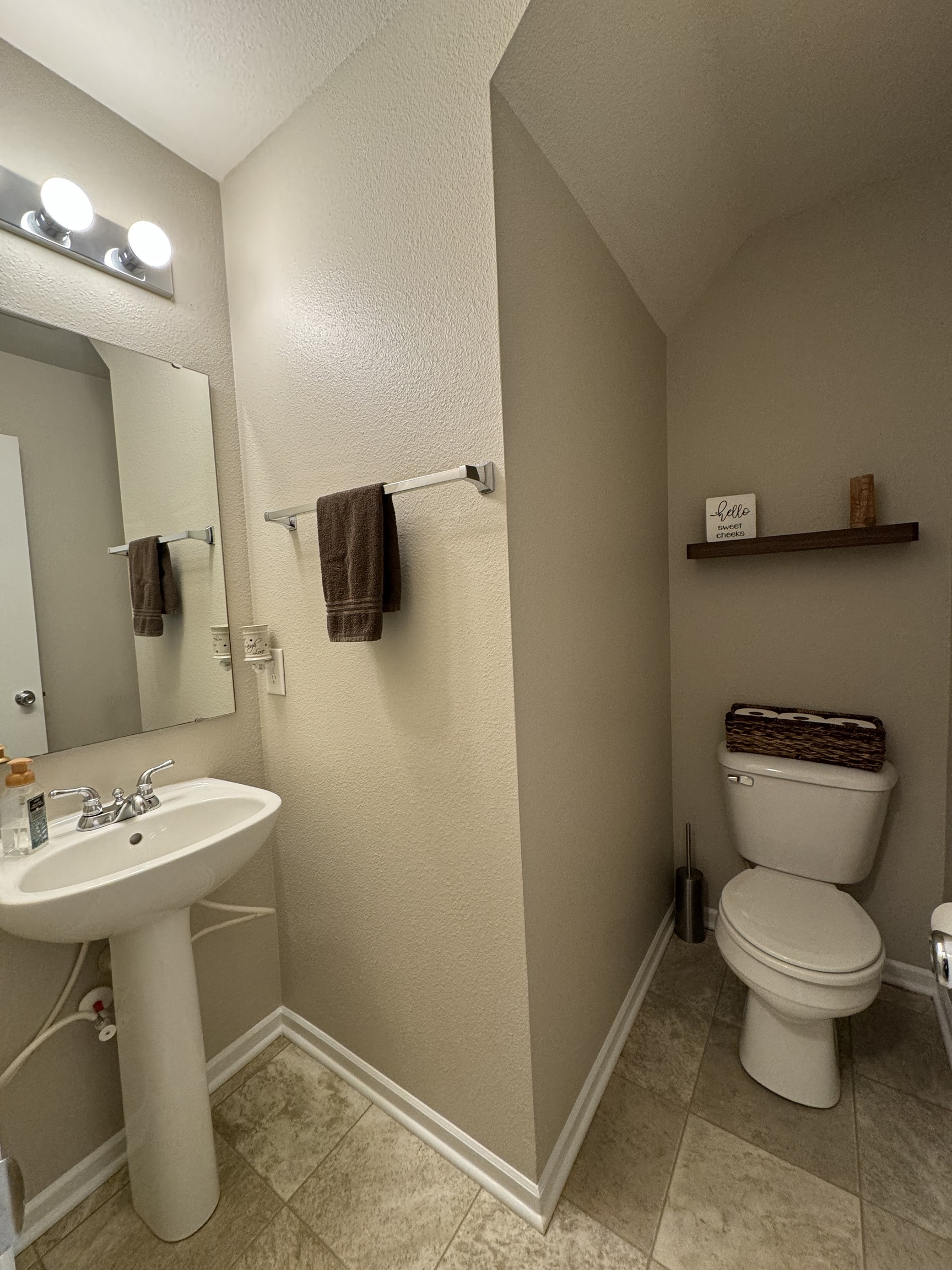 15403 Harmon Place