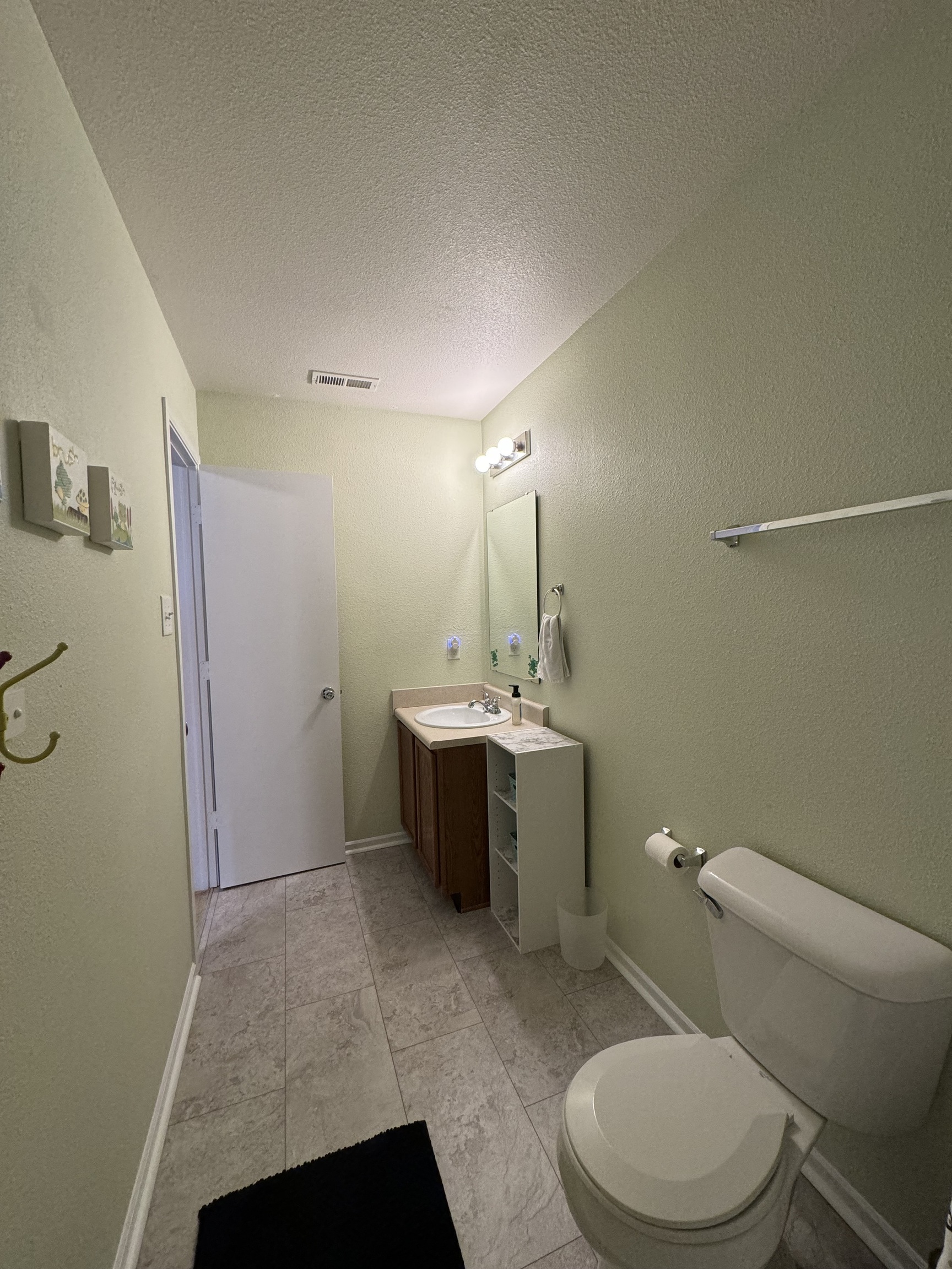 15403 Harmon Place
