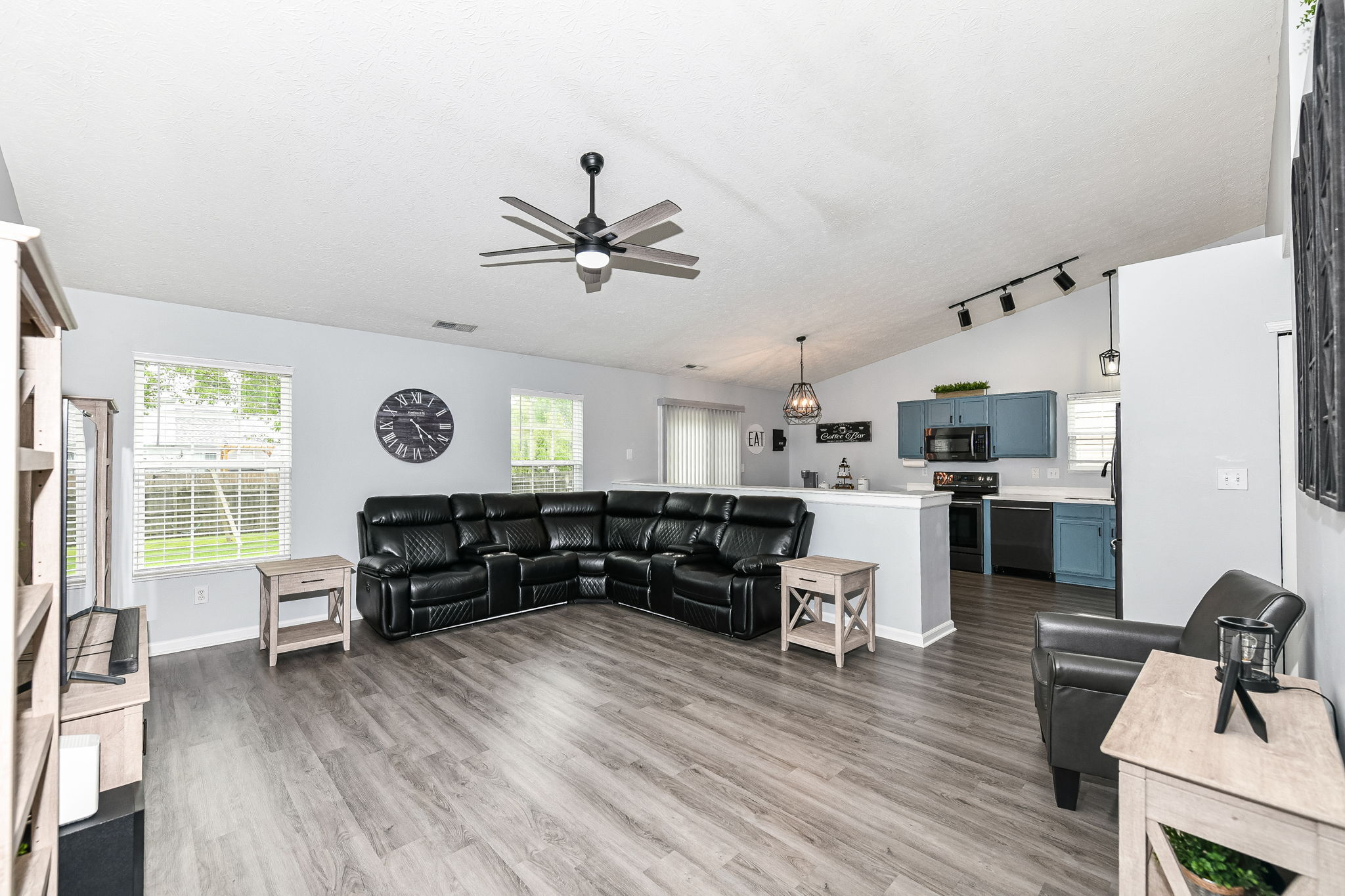 1137 Sunkiss Court