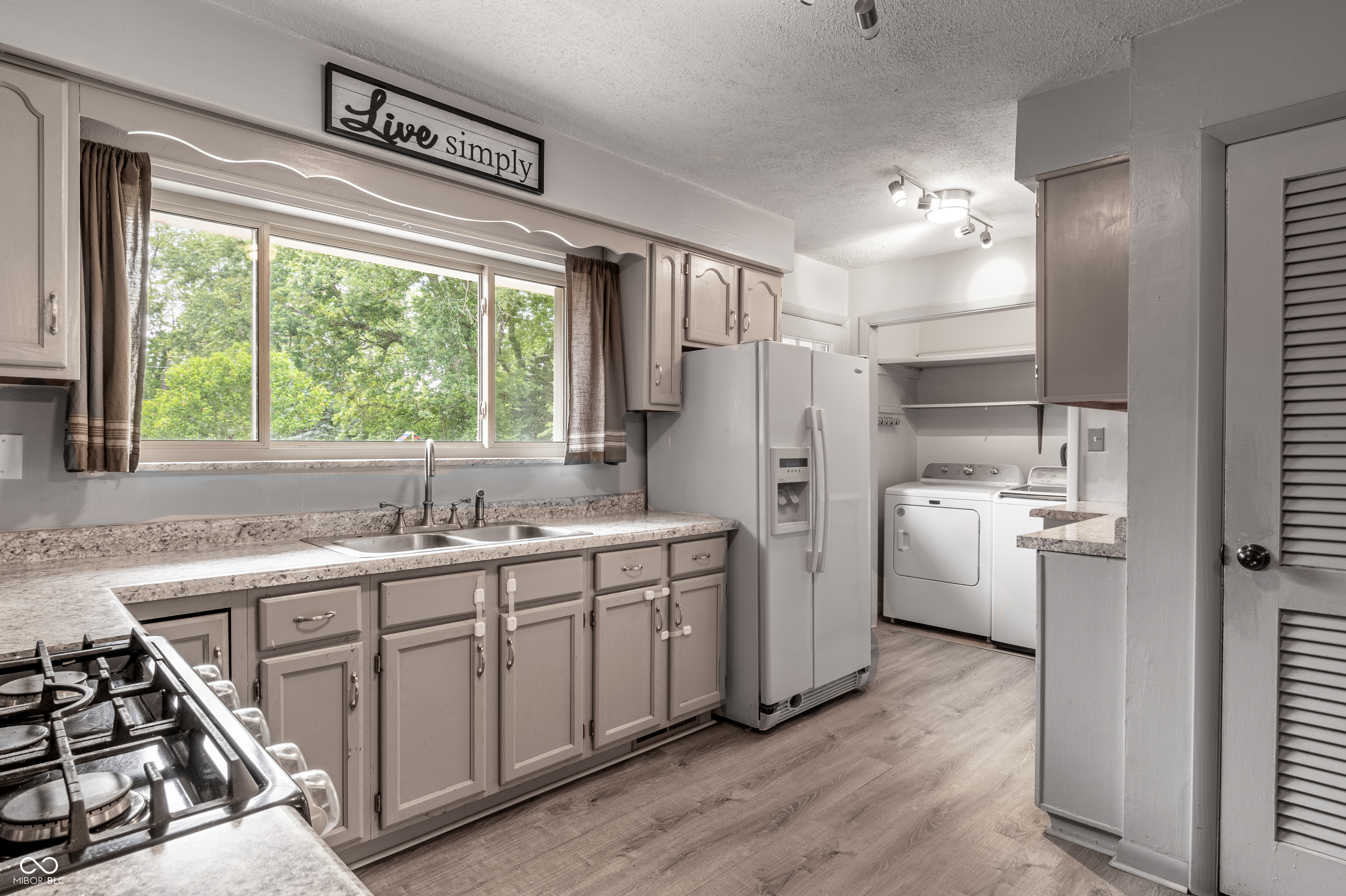 914 Delbrick Lane