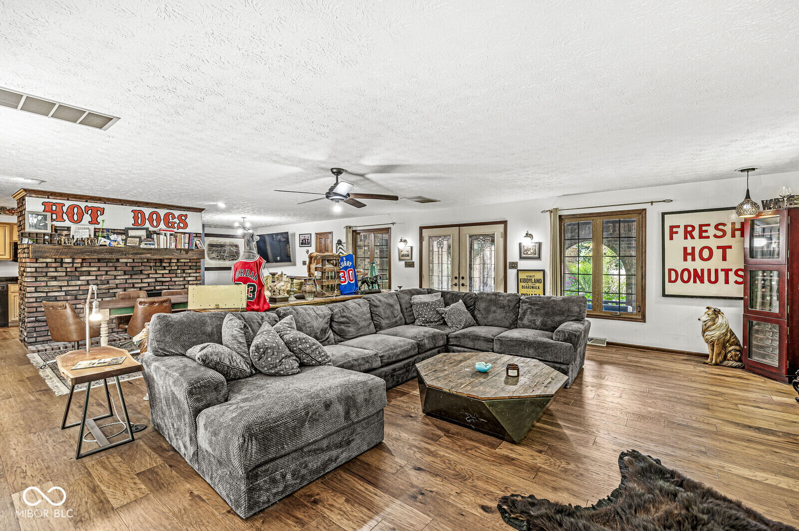 533 Swan Drive