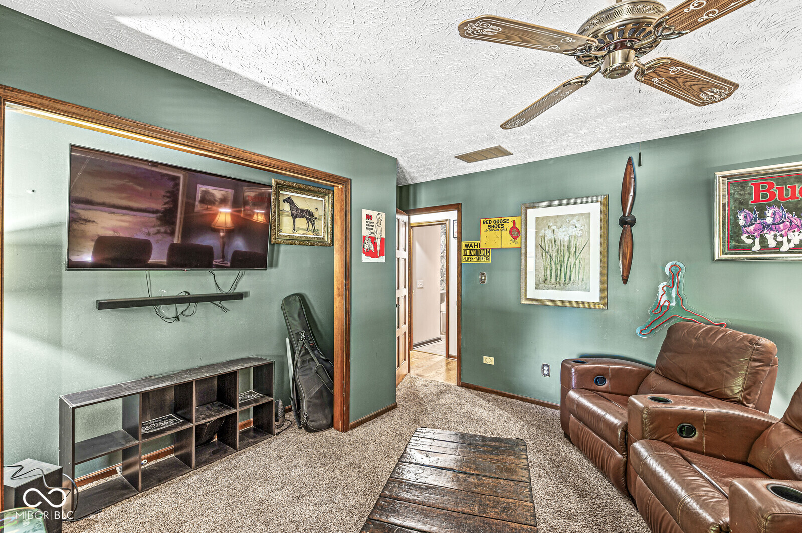 533 Swan Drive