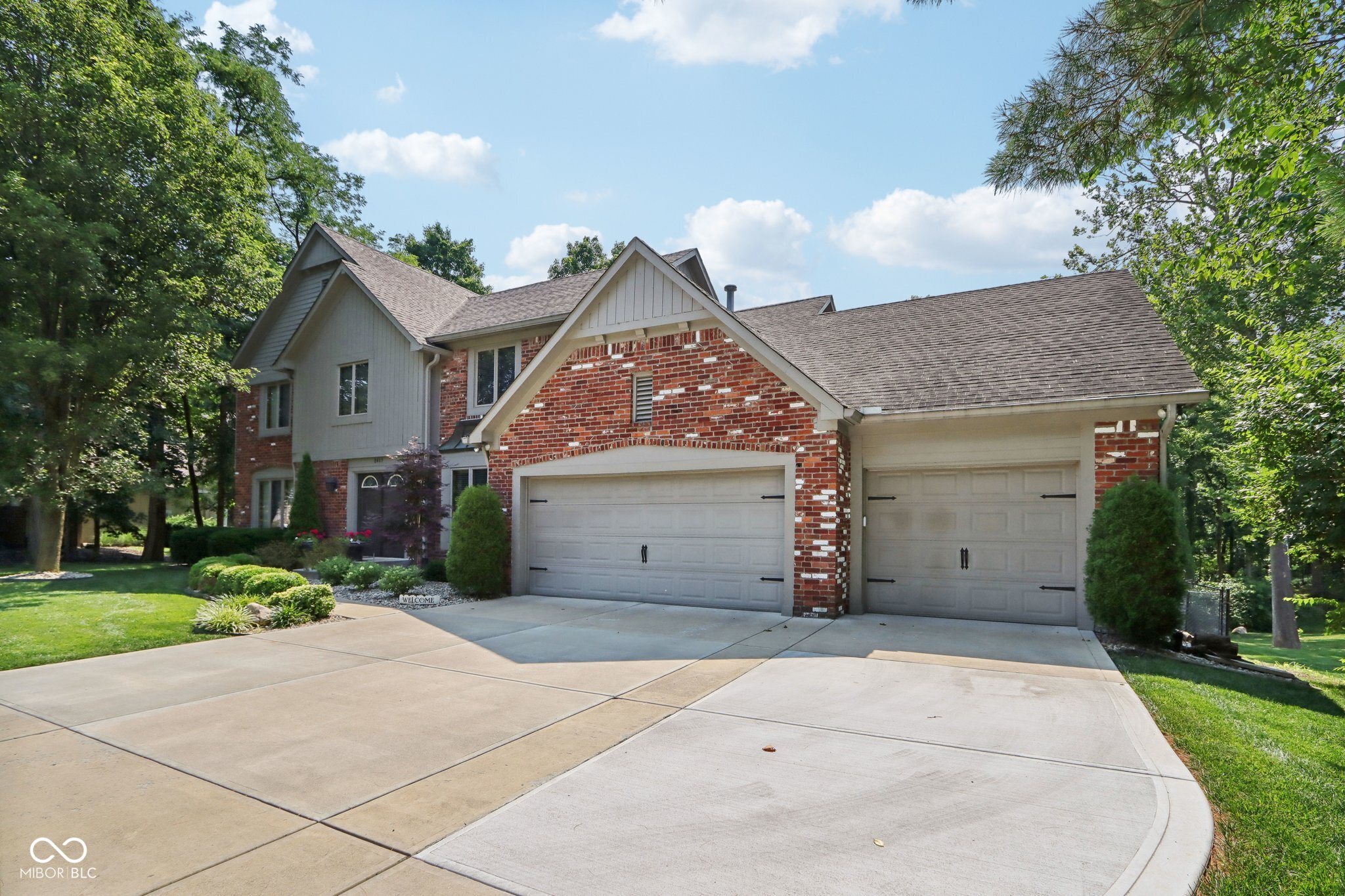 8465 Twin Pointe Circle