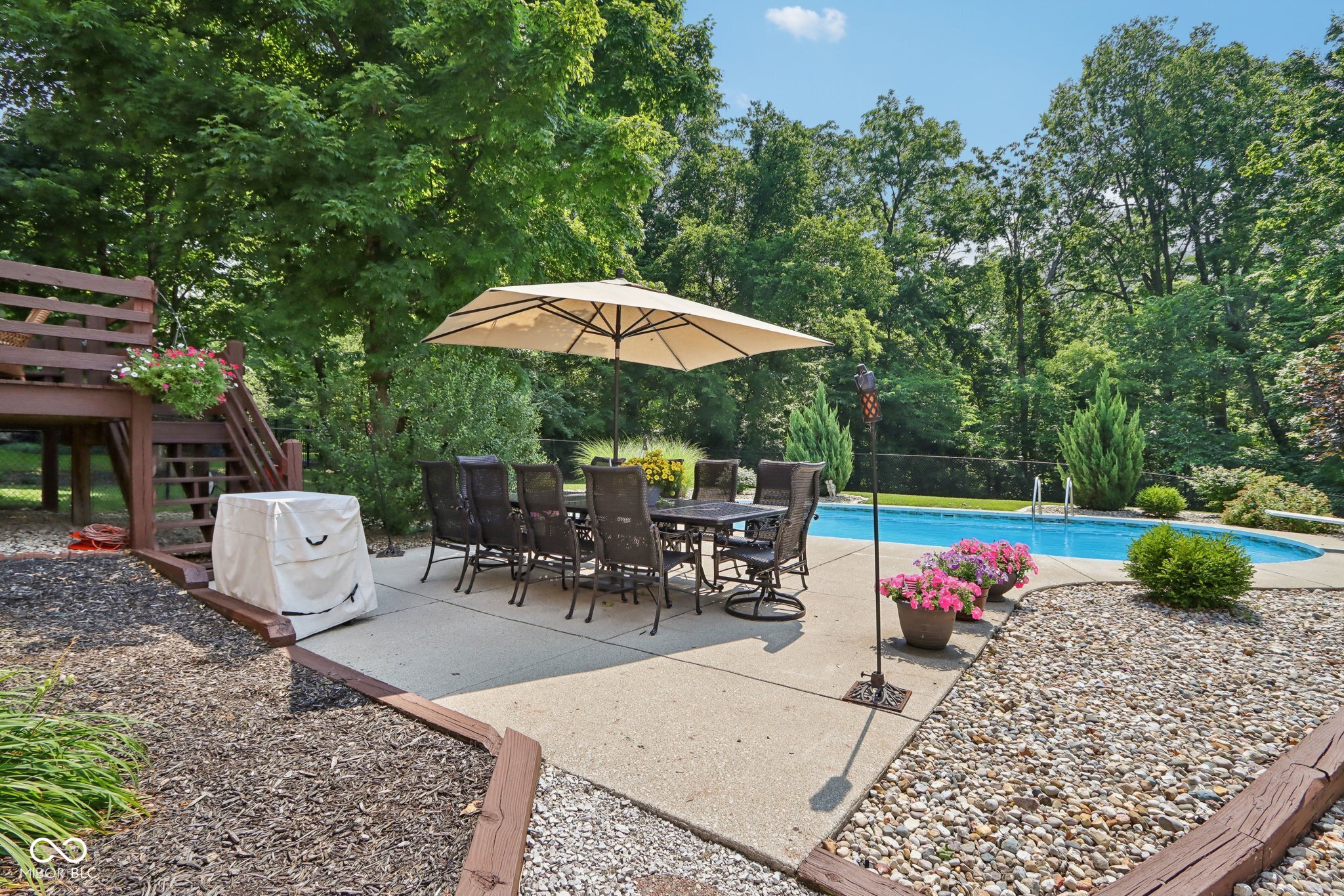 8465 Twin Pointe Circle