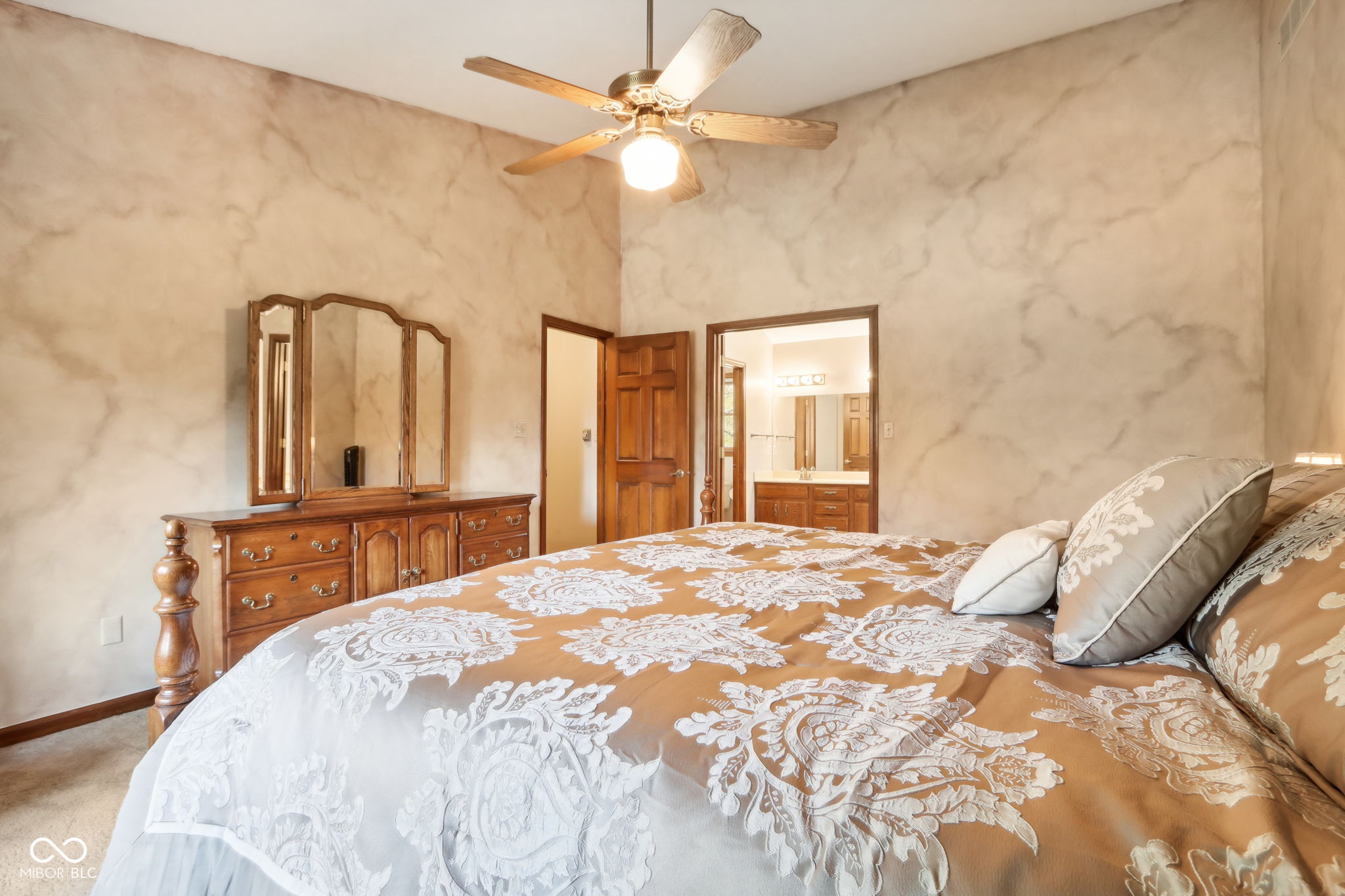 8465 Twin Pointe Circle