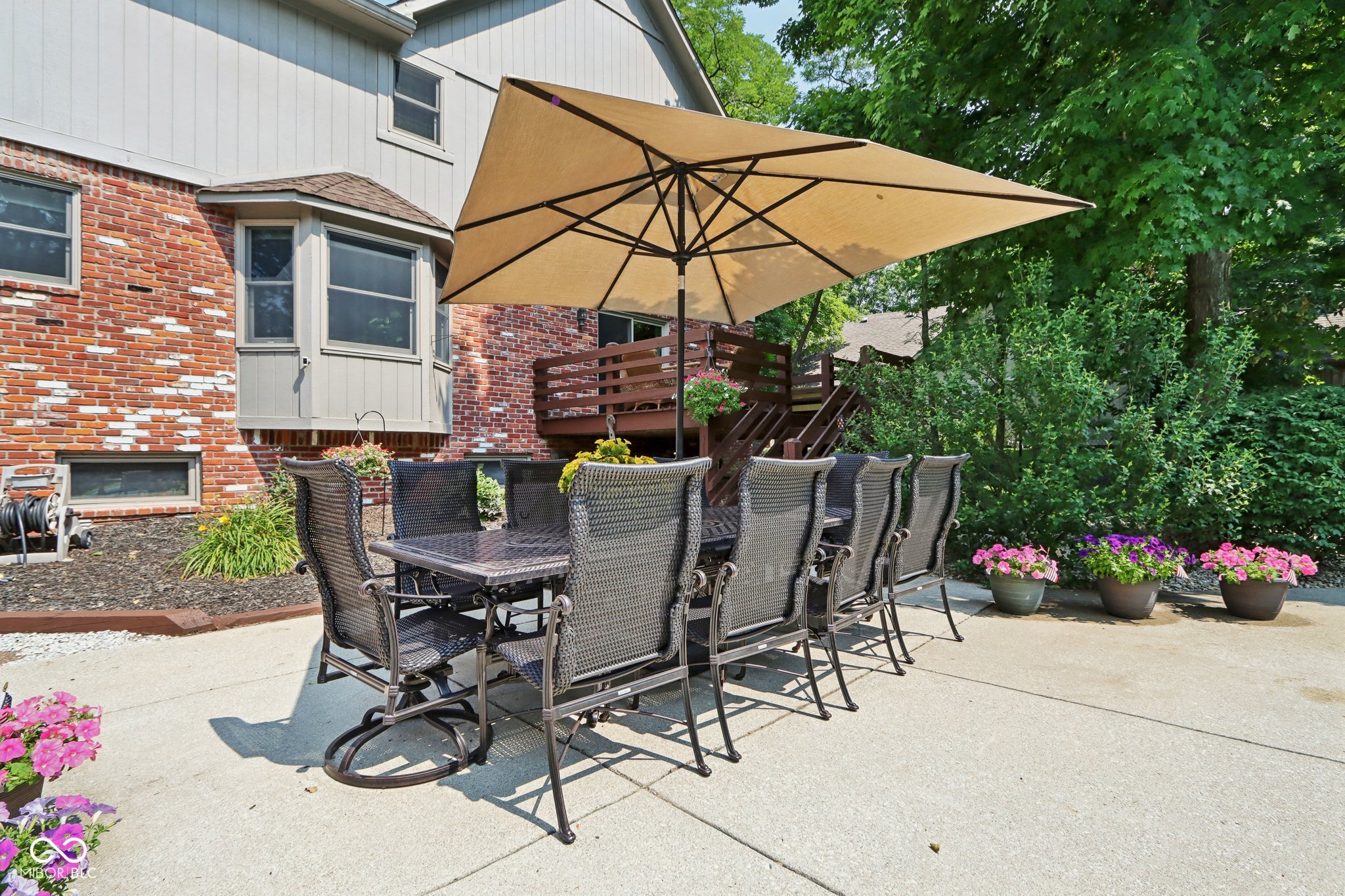 8465 Twin Pointe Circle